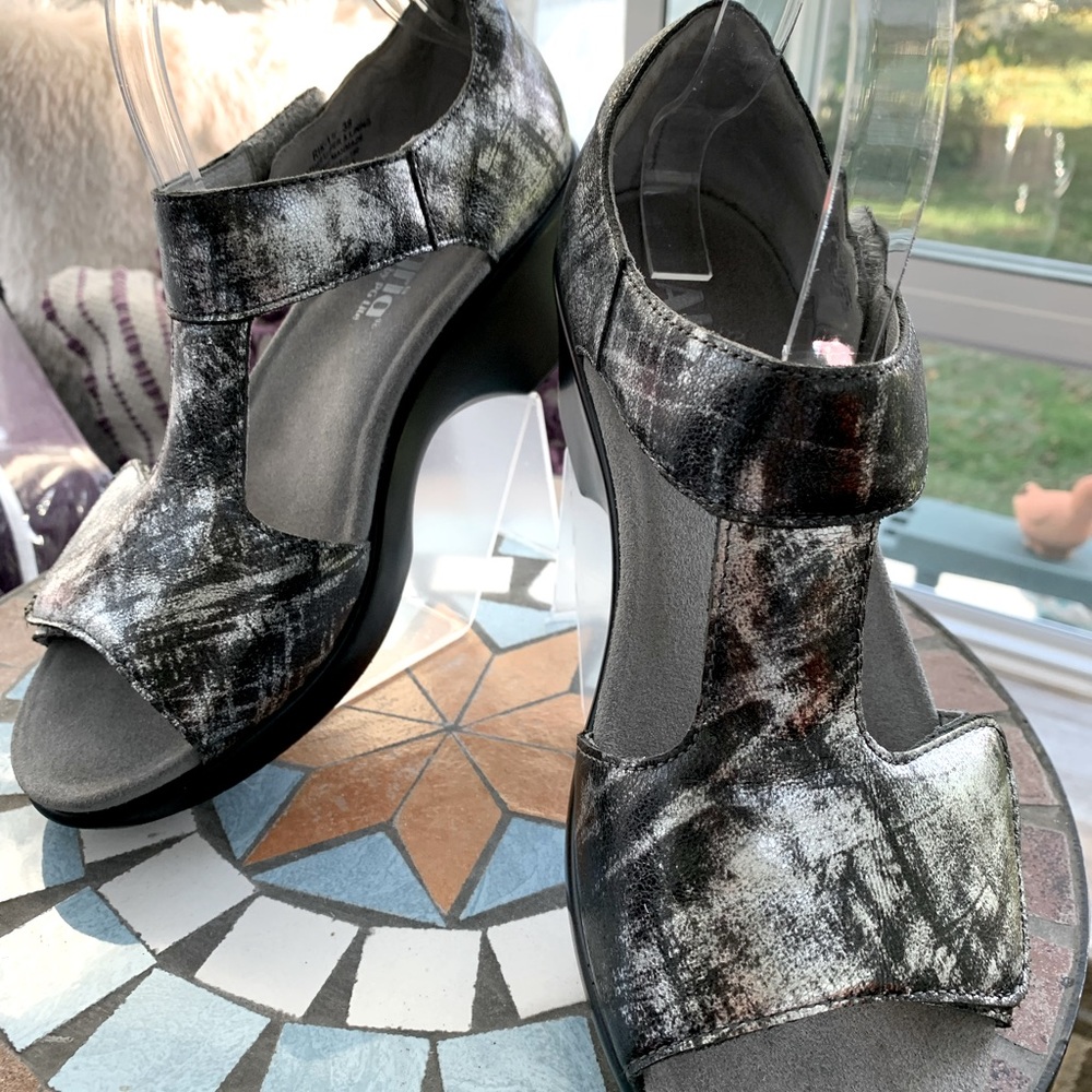 Alegria Riki Asher Metallic Wedge Sandal